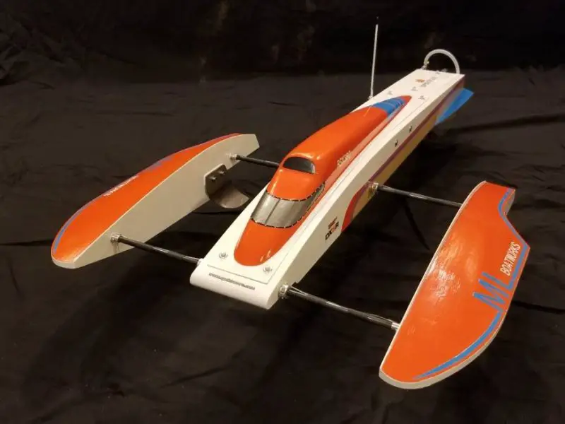 How to Design and Operate Outrigger RC Boats for Stability and Stunts