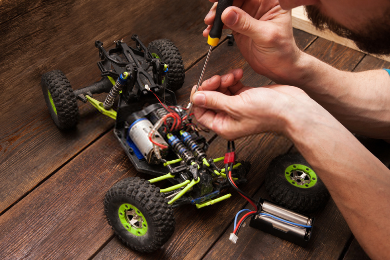 How to Fix a RC Car