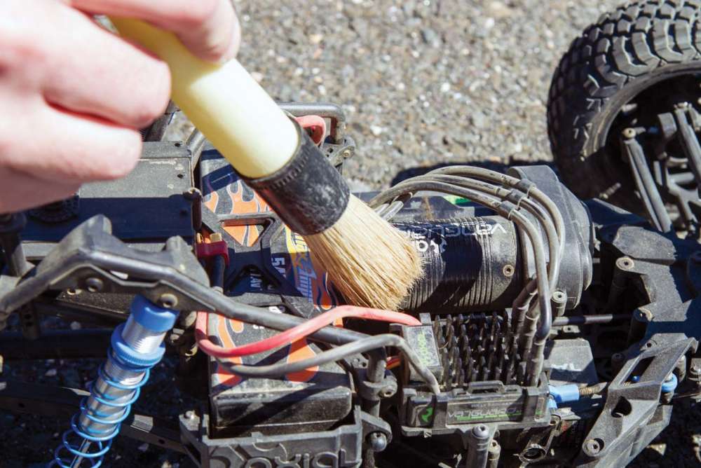How to clean rc car