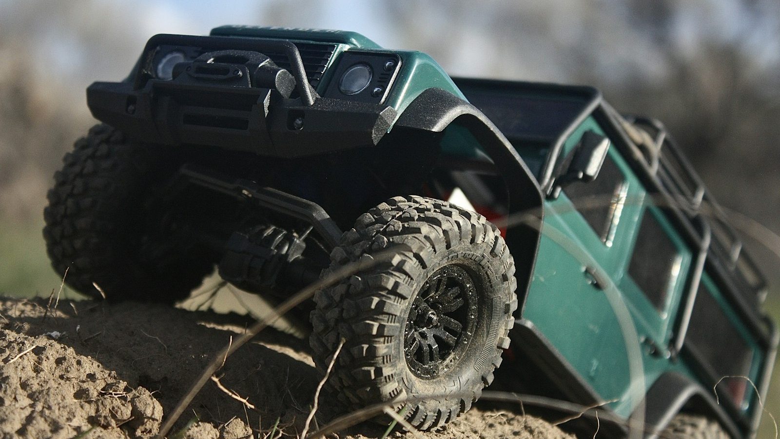 RC Crawler Trucks vs. Monster Trucks: Key Differences Explained