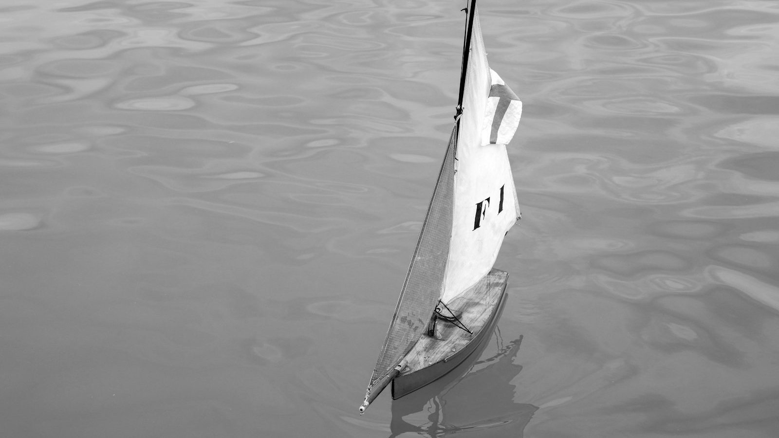 How to Design & Operate Outrigger RC Boats for Stability & Stunts
